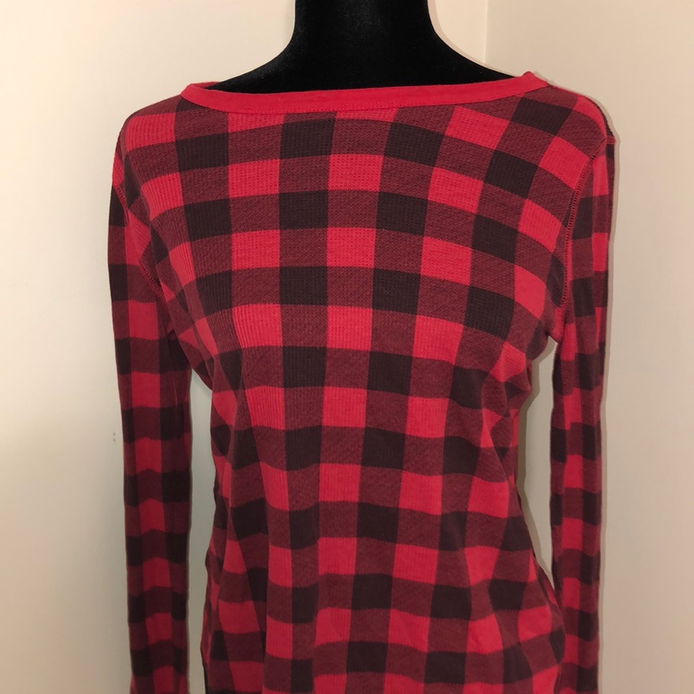Black and red top